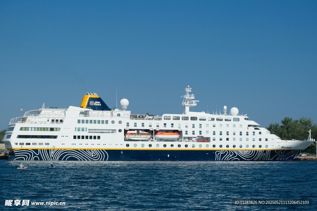海上大型豪华游轮