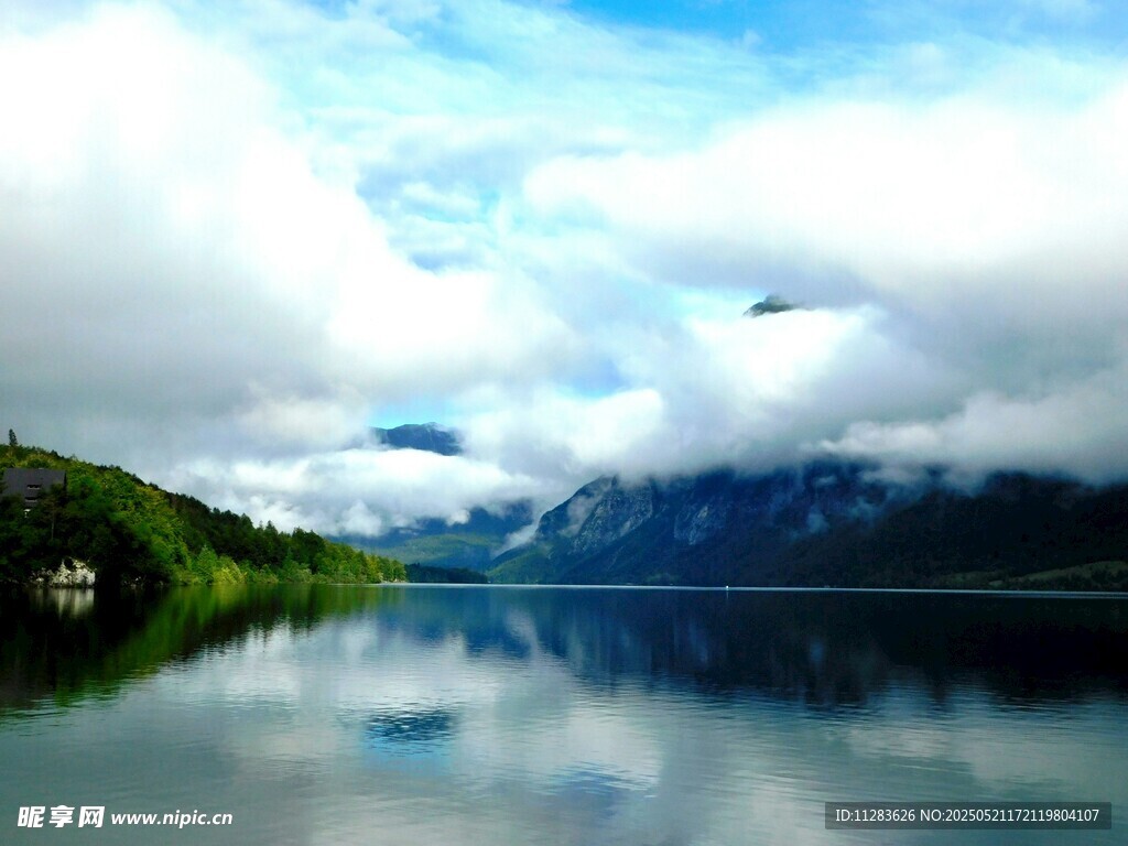 宁静山水湖景