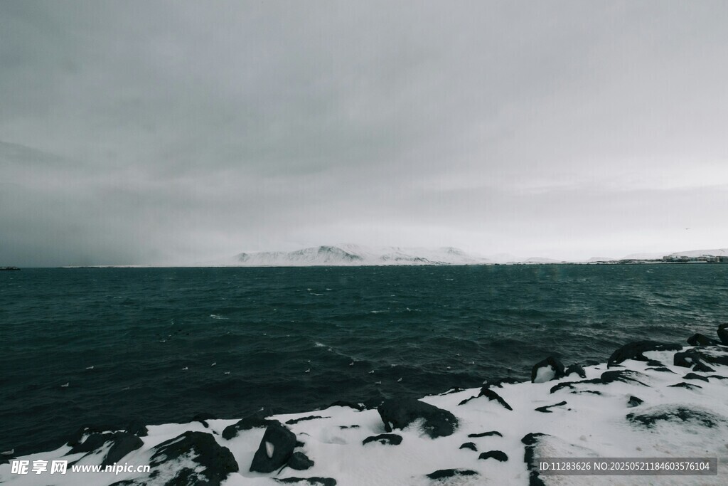 冬日海边雪景