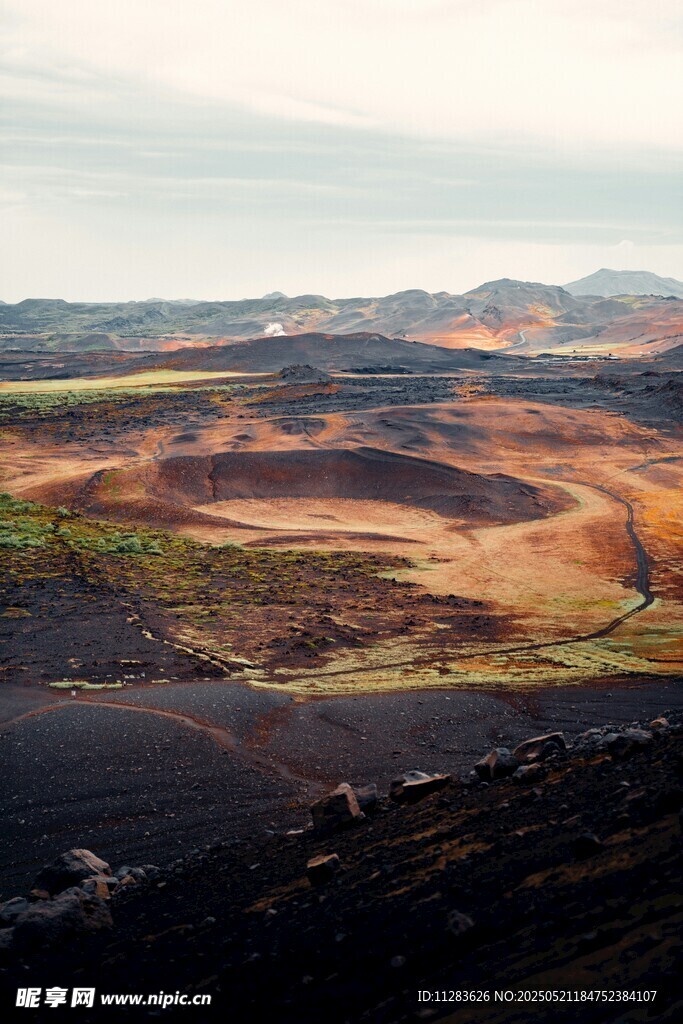 壮丽火山地貌景观