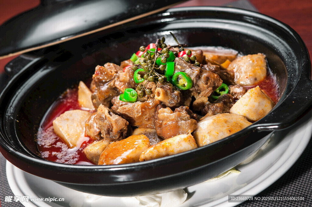 砂锅排骨美食诱人呈现