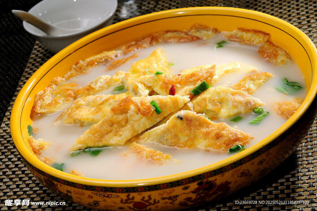 香浓鸡蛋豆腐汤