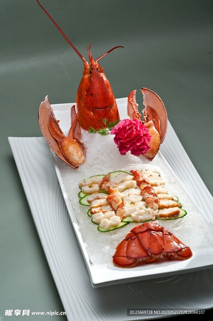 精致龙虾美食摆盘