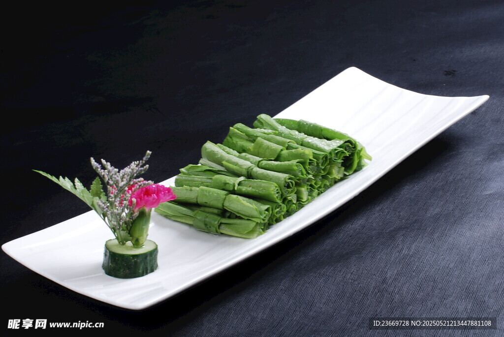 翠绿蔬菜卷