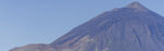 巍峨壮观的锥形山峰