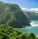 海岸青山碧海美丽风光