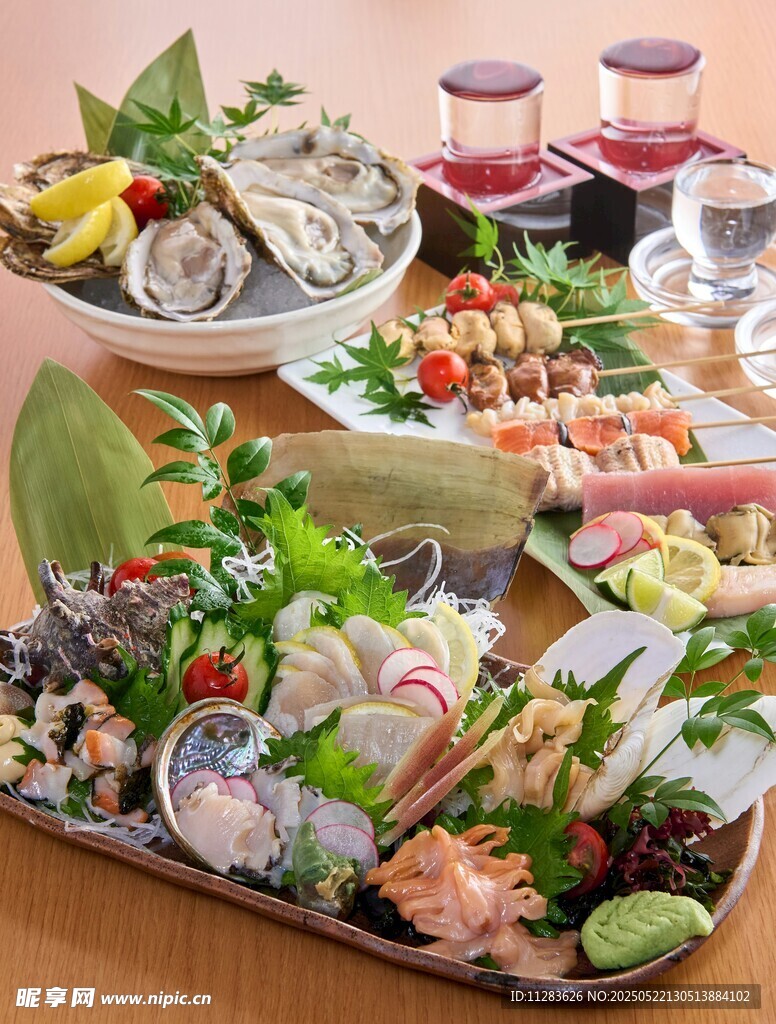 丰盛日式海鲜拼盘美食
