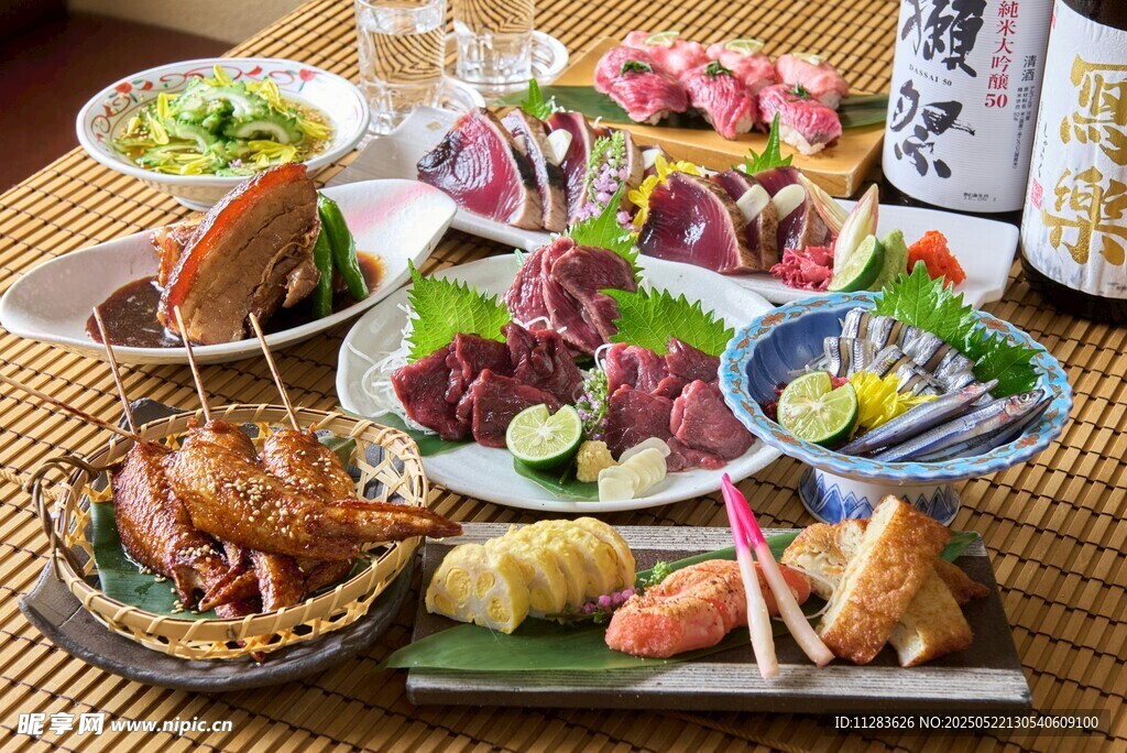 丰盛日式料理拼盘