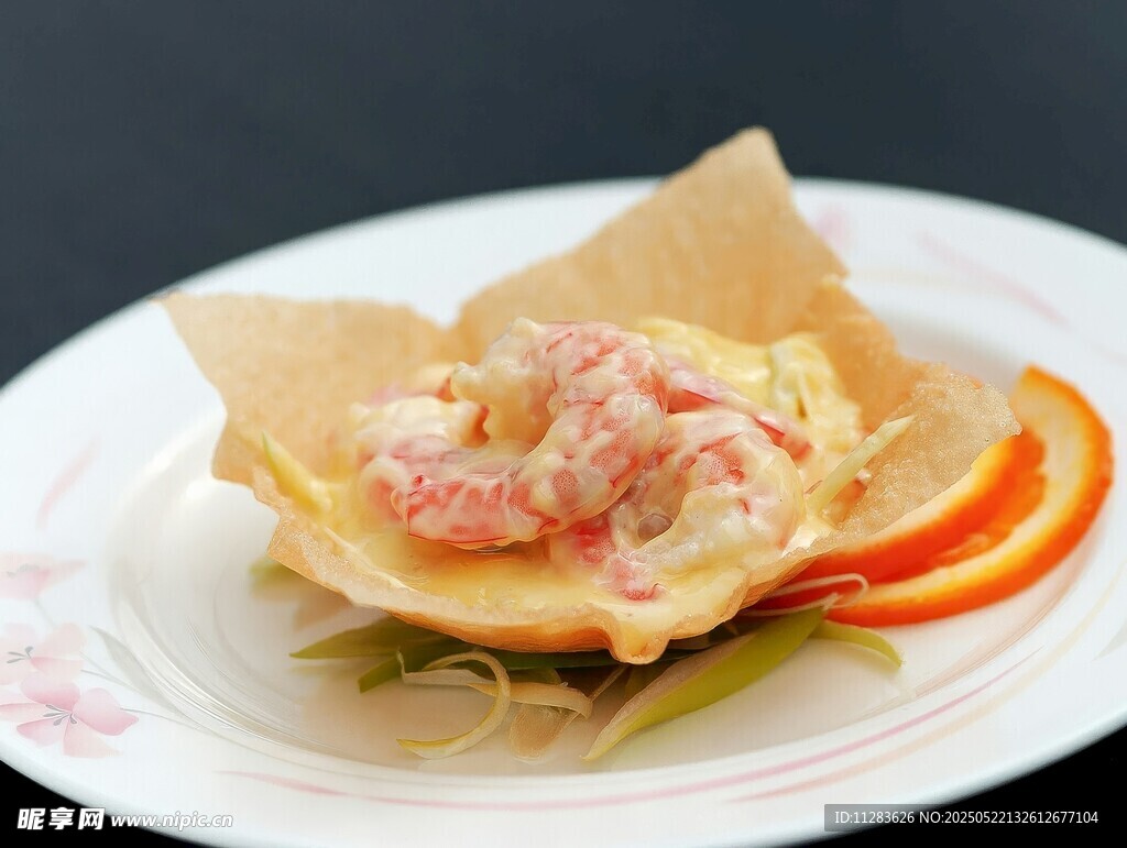 虾仁脆饼配橙片