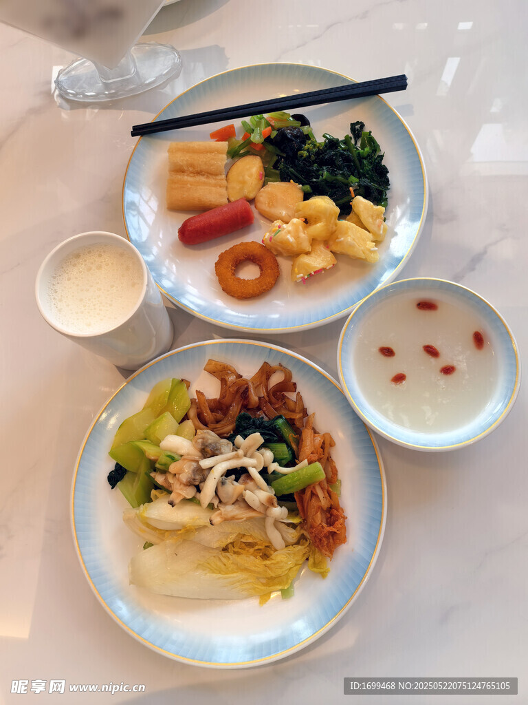 丰盛美味的营养早餐组合