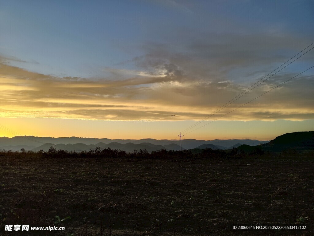 黄昏旷野美景