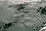 汹涌波涛中的壮阔海面