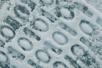 雪花覆盖的圆形图案纹理