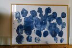 蓝色抽象画作展示