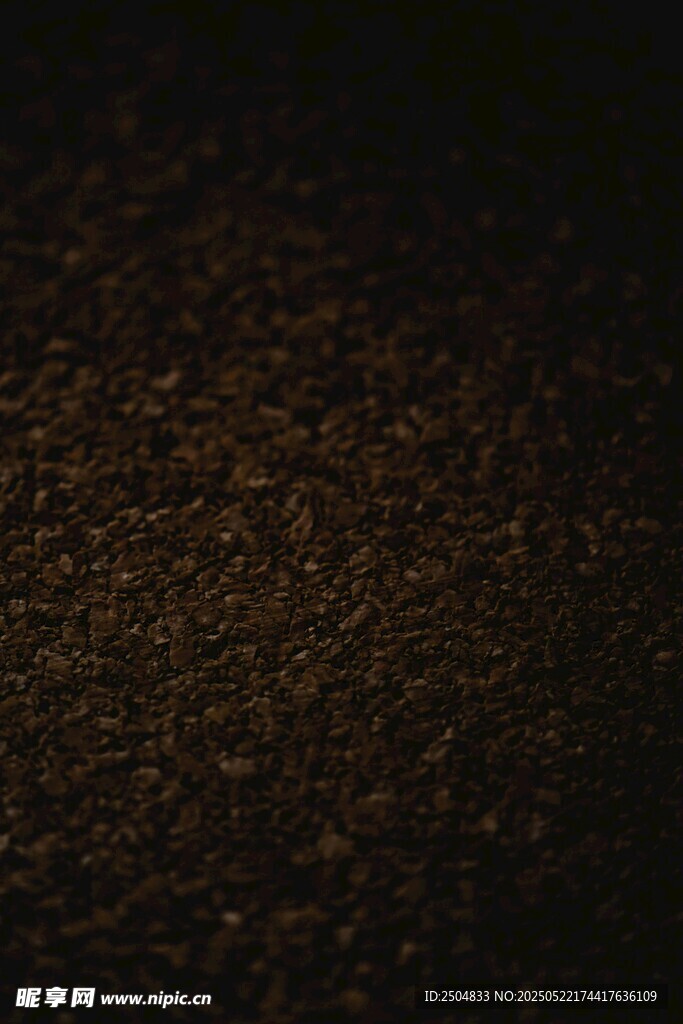 深棕色咖啡豆特写