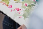 手绘花卉画作创作瞬间