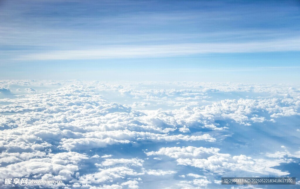 高空俯瞰云海美景