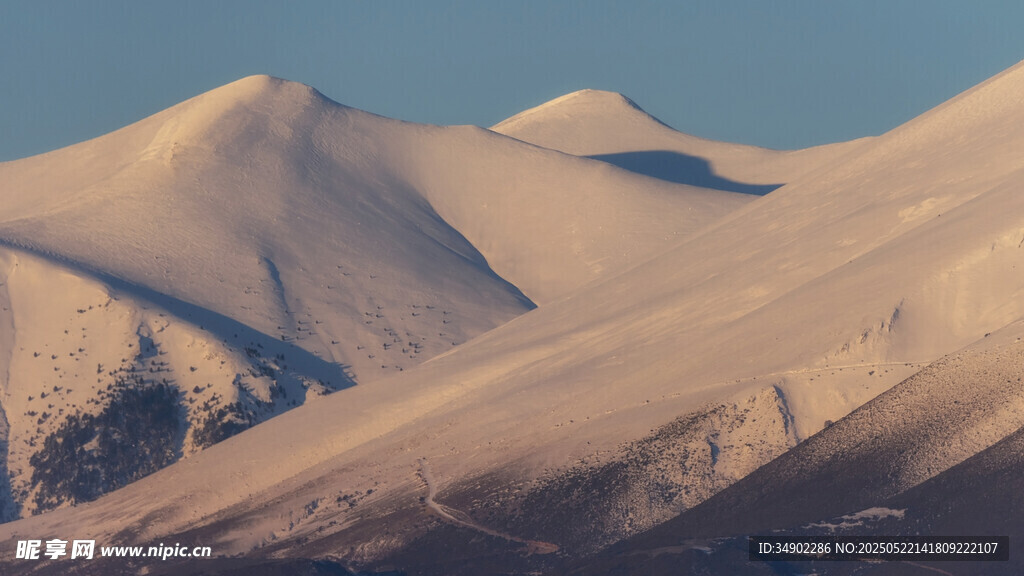 雪山壮丽风光