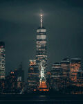纽约夜景中的世贸中心塔楼