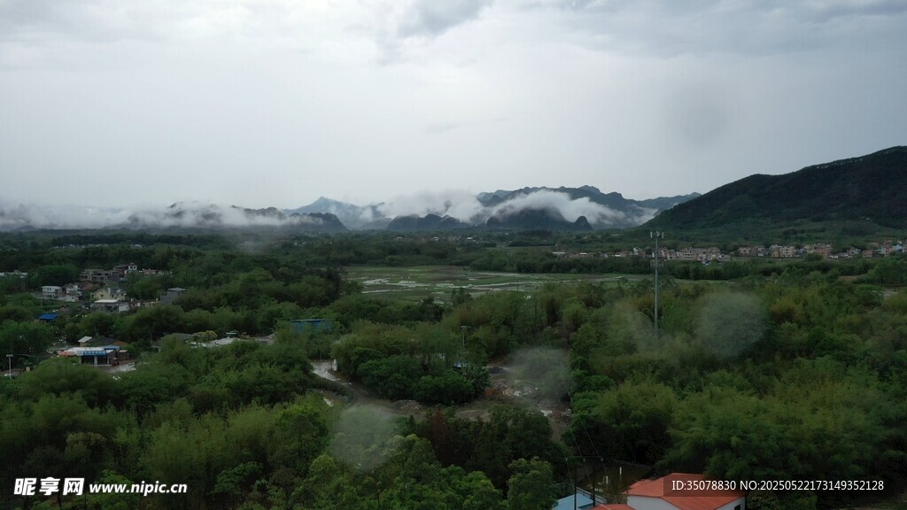 英德大湾山间绿野风景