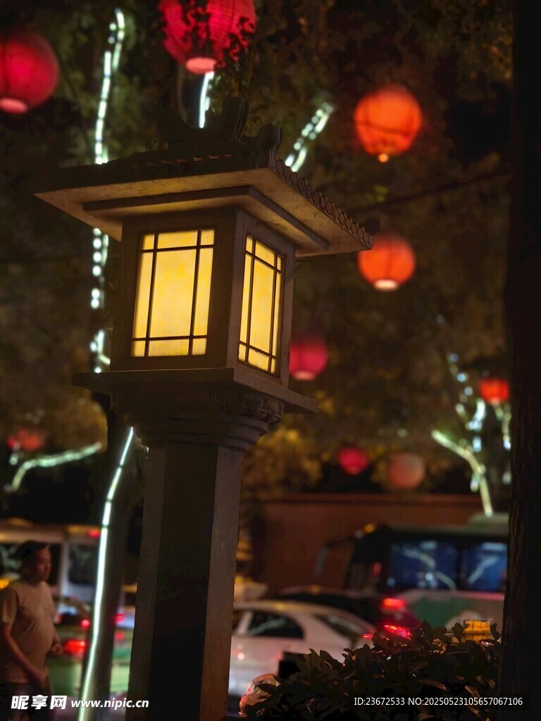 夜晚中式灯笼装饰景观