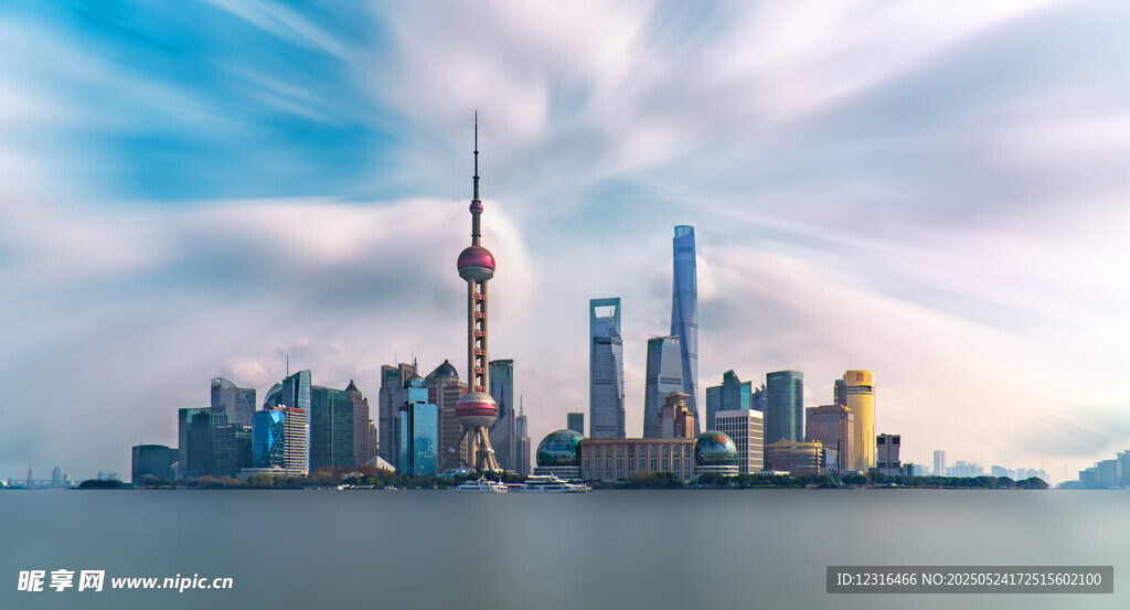 上海外滩壮丽城市天际线