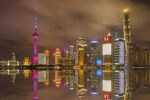 上海外滩璀璨夜景倒影