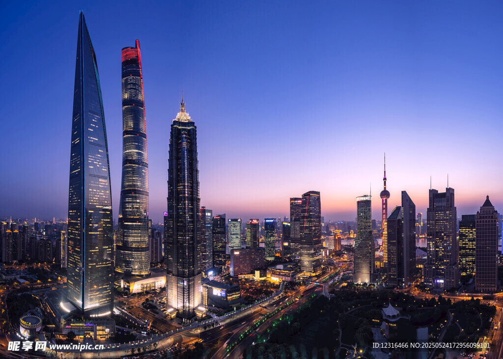 上海璀璨都市夜景俯瞰