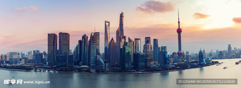 上海外滩壮丽城市天际线