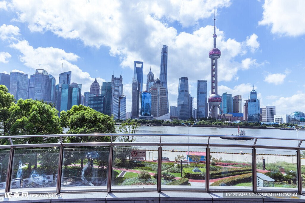 上海外滩城市天际线景观