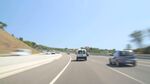 高速公路上行驶的车辆