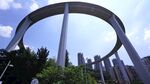 城市中独特的拱形建筑景观