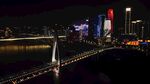 重庆夜景中的璀璨跨江大桥
