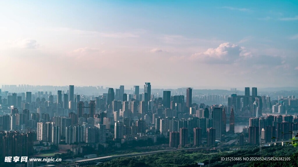 城市天际线全景俯瞰图