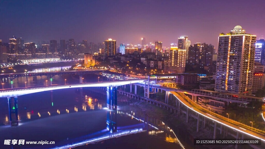 城市璀璨夜景跨江大桥