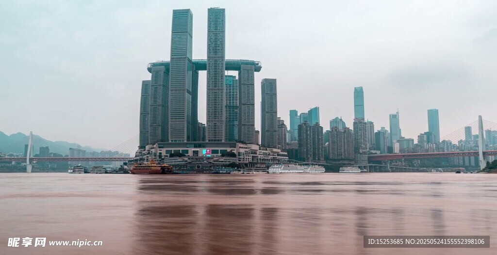 重庆城市江边高楼景观