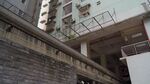 老旧建筑间的狭窄通道