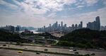 城市天际线与道路景观