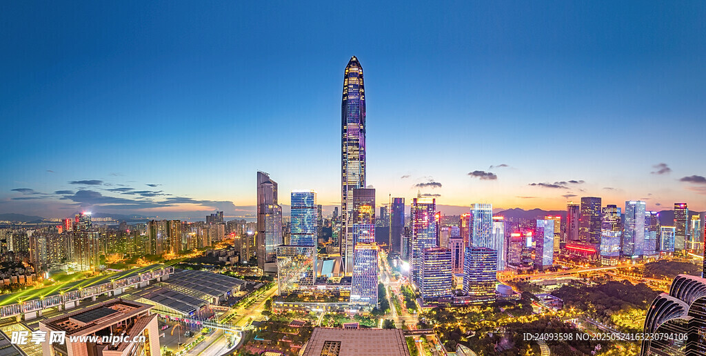 深圳城市天际线全景的画面