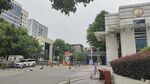 城市街道入口景象