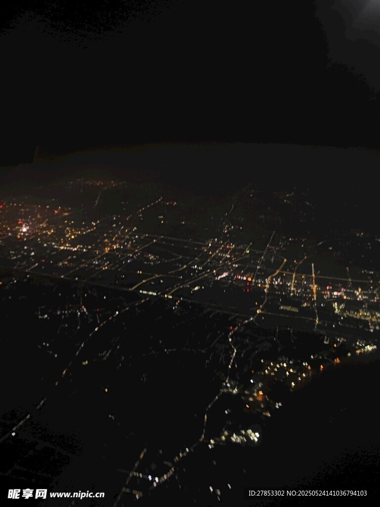 城市夜景俯瞰图