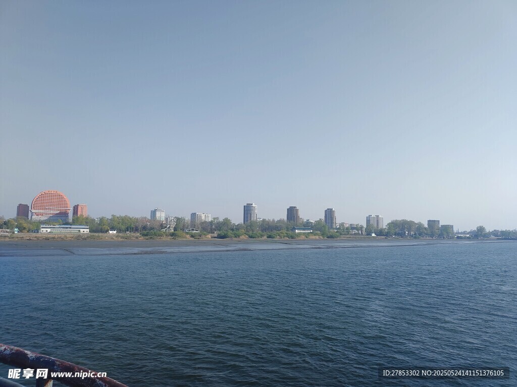 城市滨水风光远眺