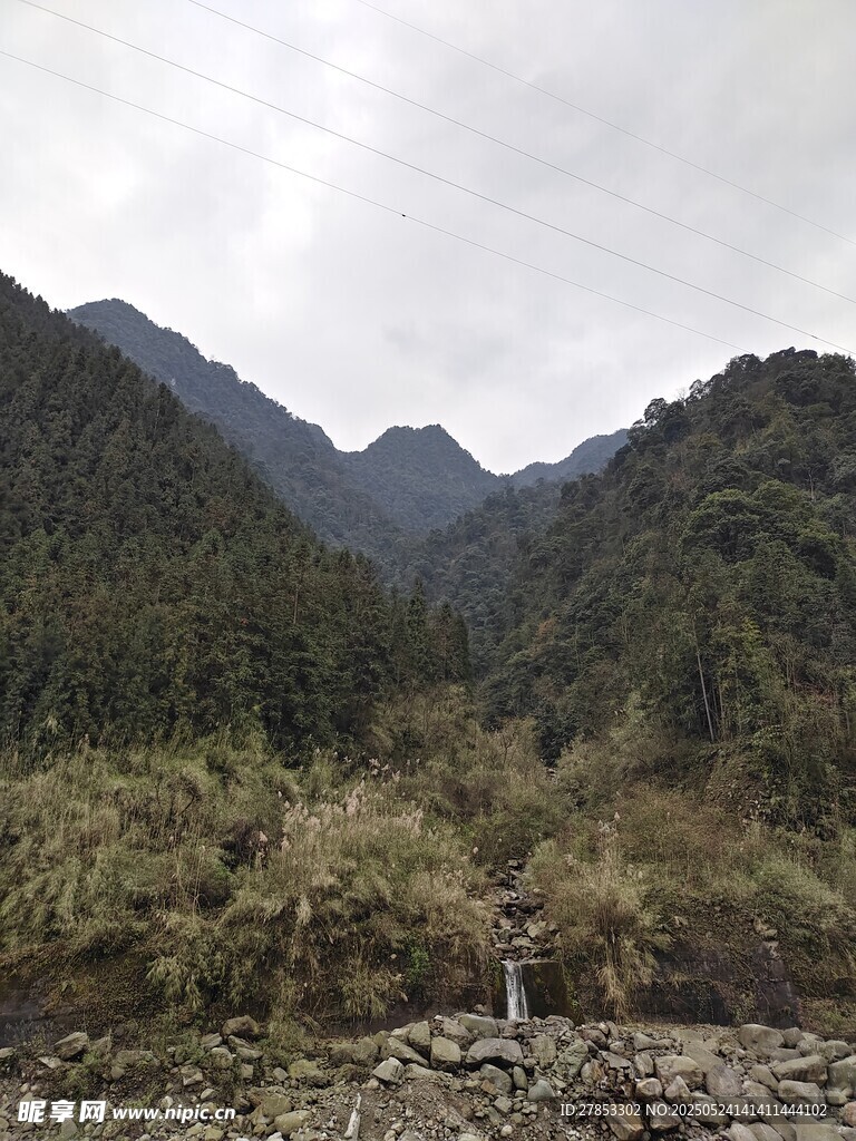 山间景致 自然宁静之美
