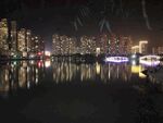 城市夜景湖面倒影
