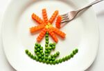 蔬菜拼成的花朵造型美食