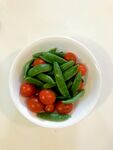 碗中甜豆与小番茄