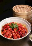 美味小龙虾搭配竹制蒸笼