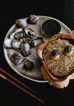 美味海鲜拼盘与特色主食