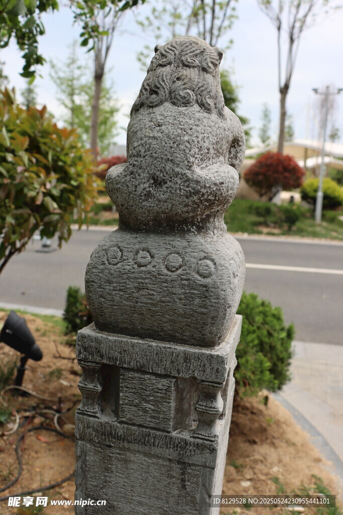 石制神兽雕塑