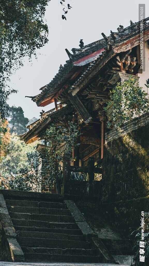 古雅中式建筑与石阶景观